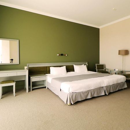 Bugaz Sea View Hotel Gribovka Luaran gambar