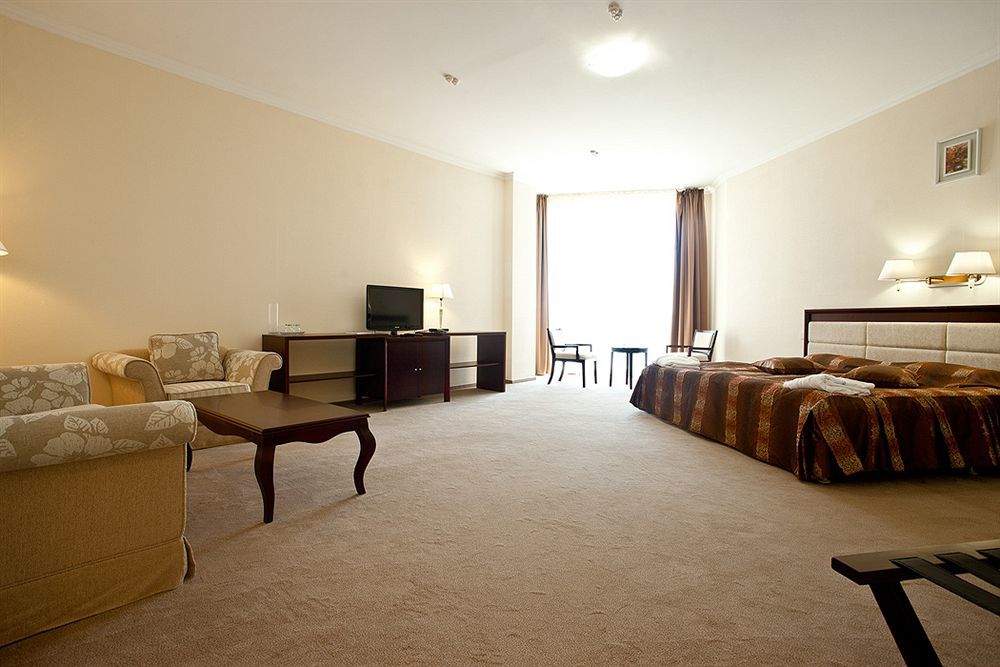 Bugaz Sea View Hotel Gribovka Luaran gambar