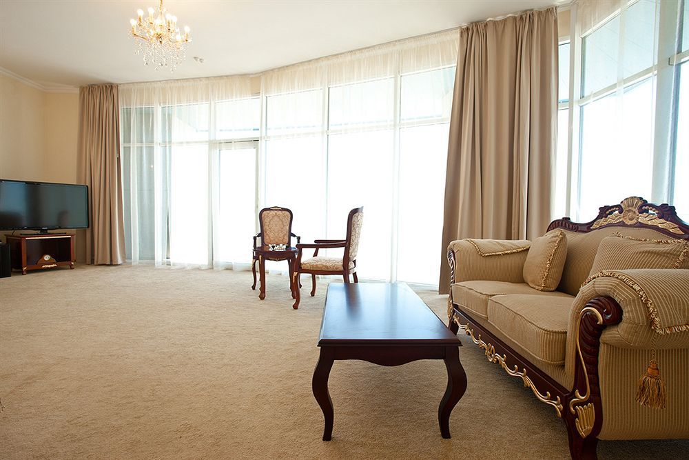 Bugaz Sea View Hotel Gribovka Luaran gambar