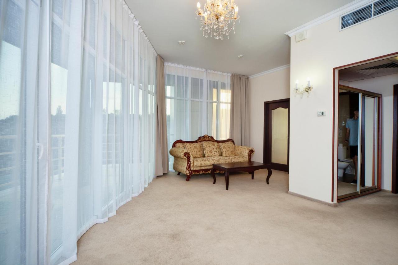 Bugaz Sea View Hotel Gribovka Luaran gambar
