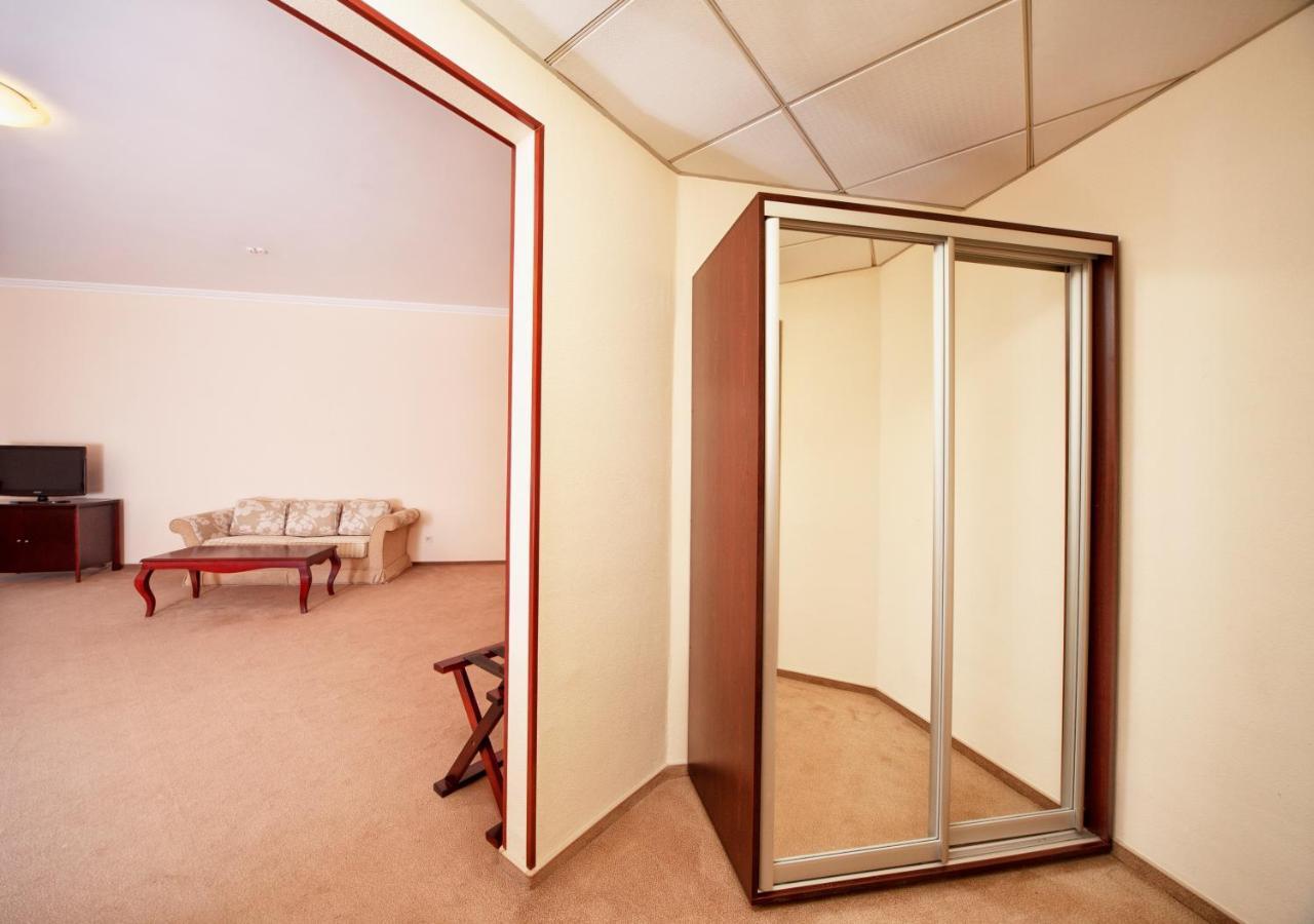 Bugaz Sea View Hotel Gribovka Luaran gambar