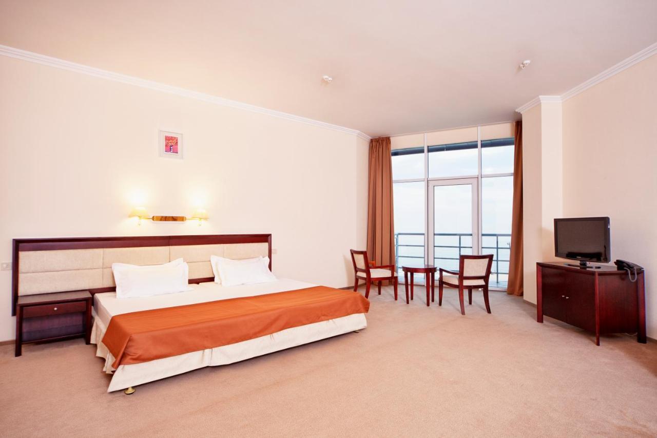 Bugaz Sea View Hotel Gribovka Luaran gambar