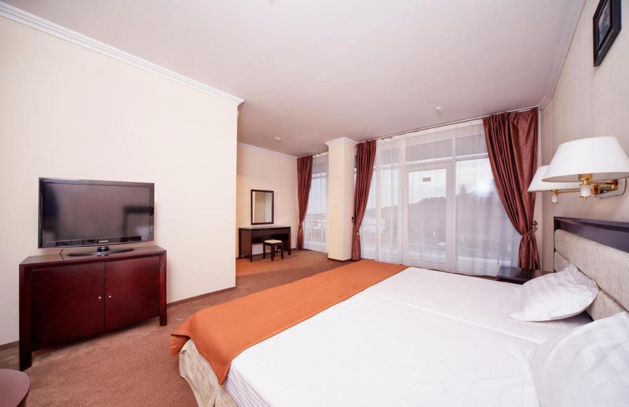 Bugaz Sea View Hotel Gribovka Luaran gambar